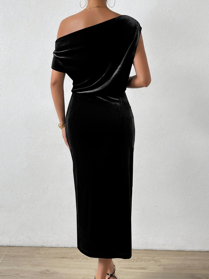 Marilyn - Timeless Velvet Relaxed Midi Dress